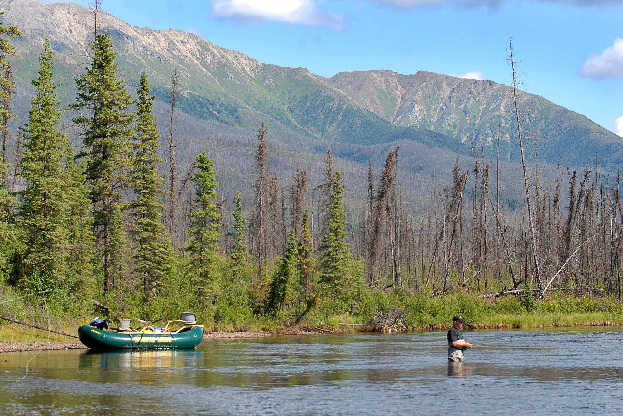 Inconnu Lodge Mcevoy Lake Exteriör bild