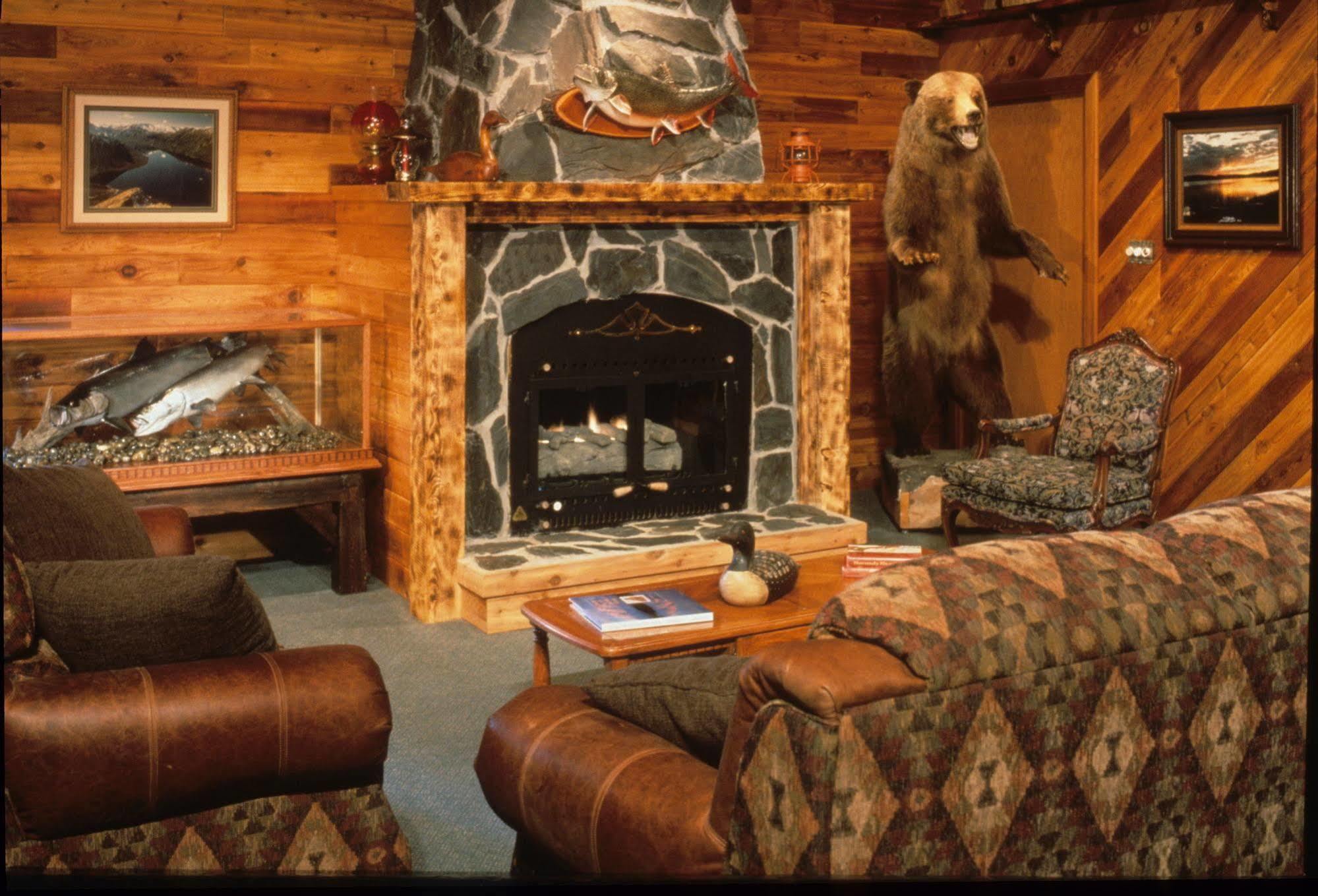 Inconnu Lodge Mcevoy Lake Exteriör bild